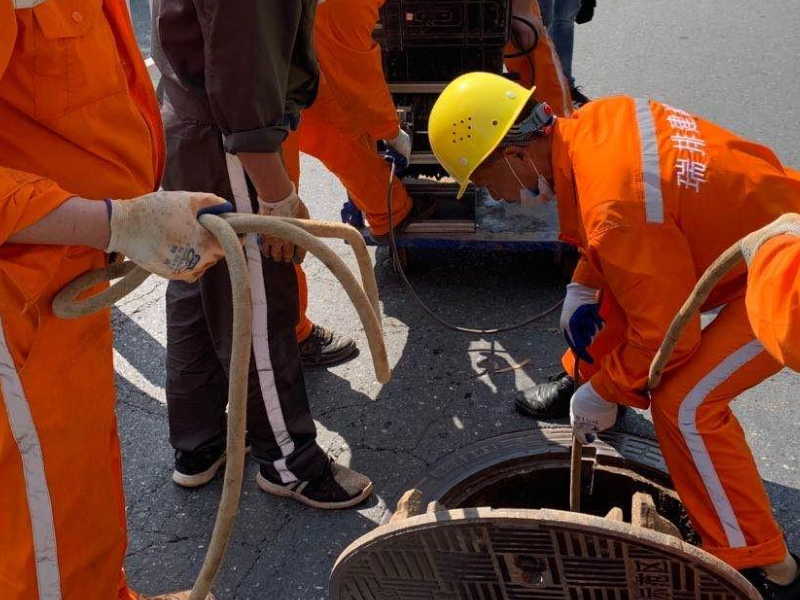 新东商韩森路咸宁路附近专业疏通下水道马桶污水池抽粪